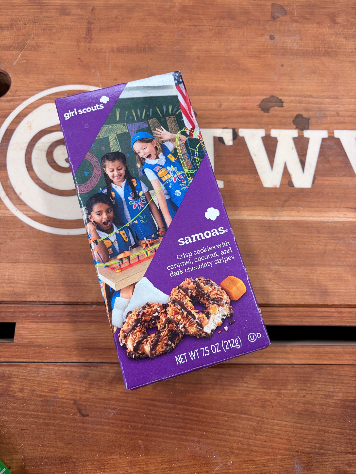 Samsas cookie package on a wooden surface with a visible brand logo.
